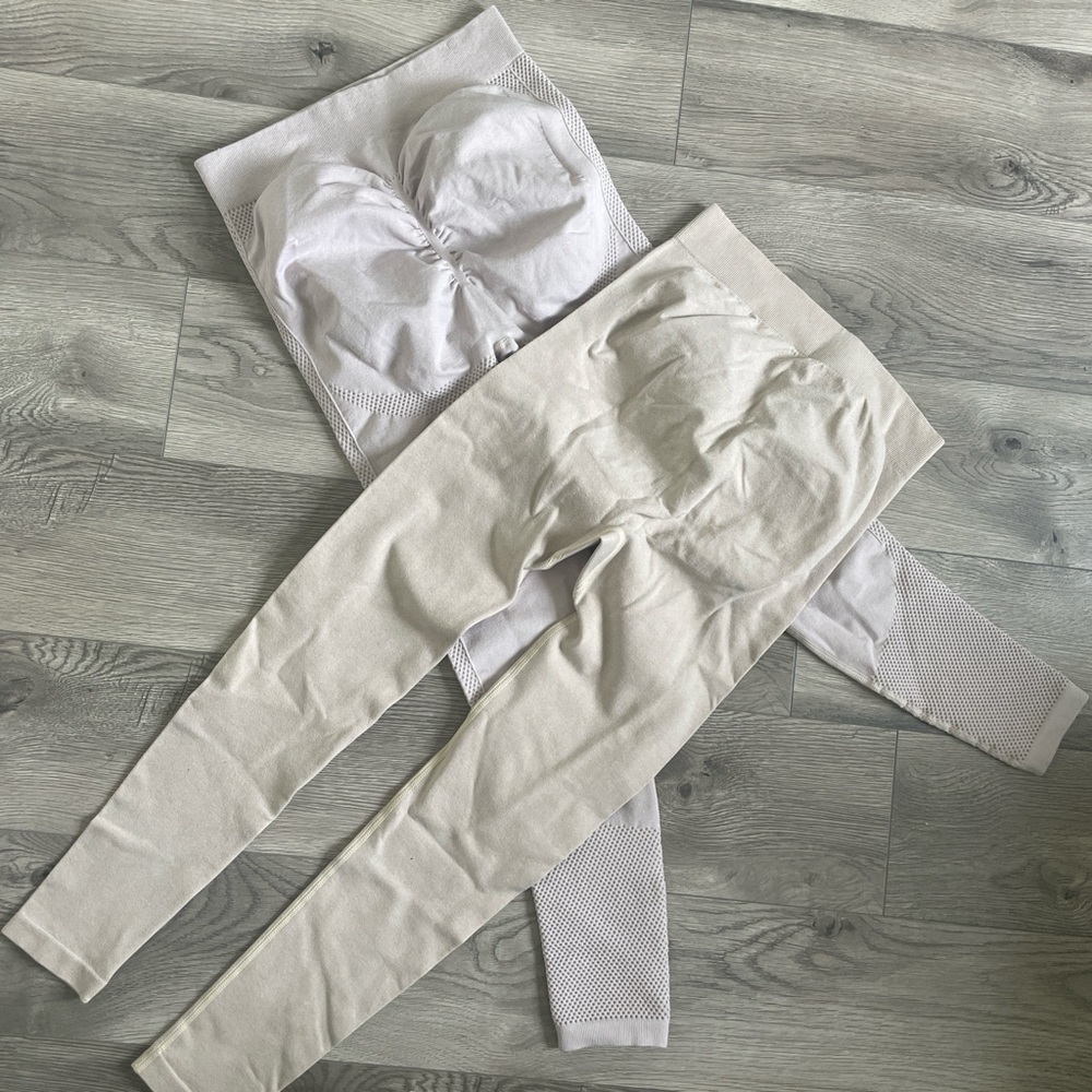 2 Pairs of Leggings
